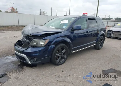 2020 Dodge Journey Crossroad z USA, uszkodzony, nr VIN 3C4PDCGB1LT268915